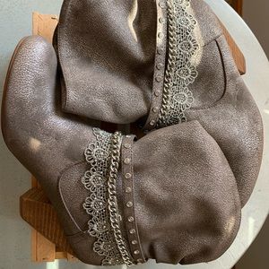 Gently used grey booties size 8